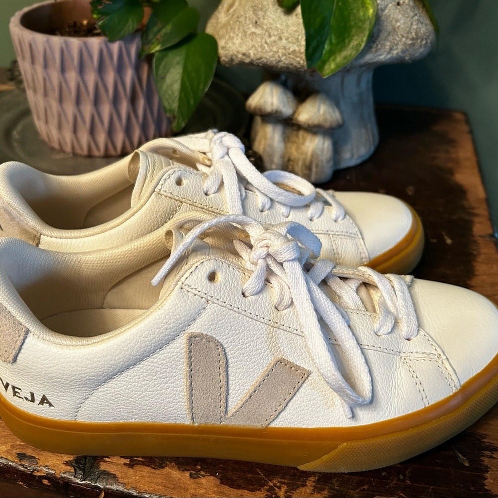 Veja Campo Cream and Tan Sneakers with Gum Sole WORN ONCE! 🤍 7.5